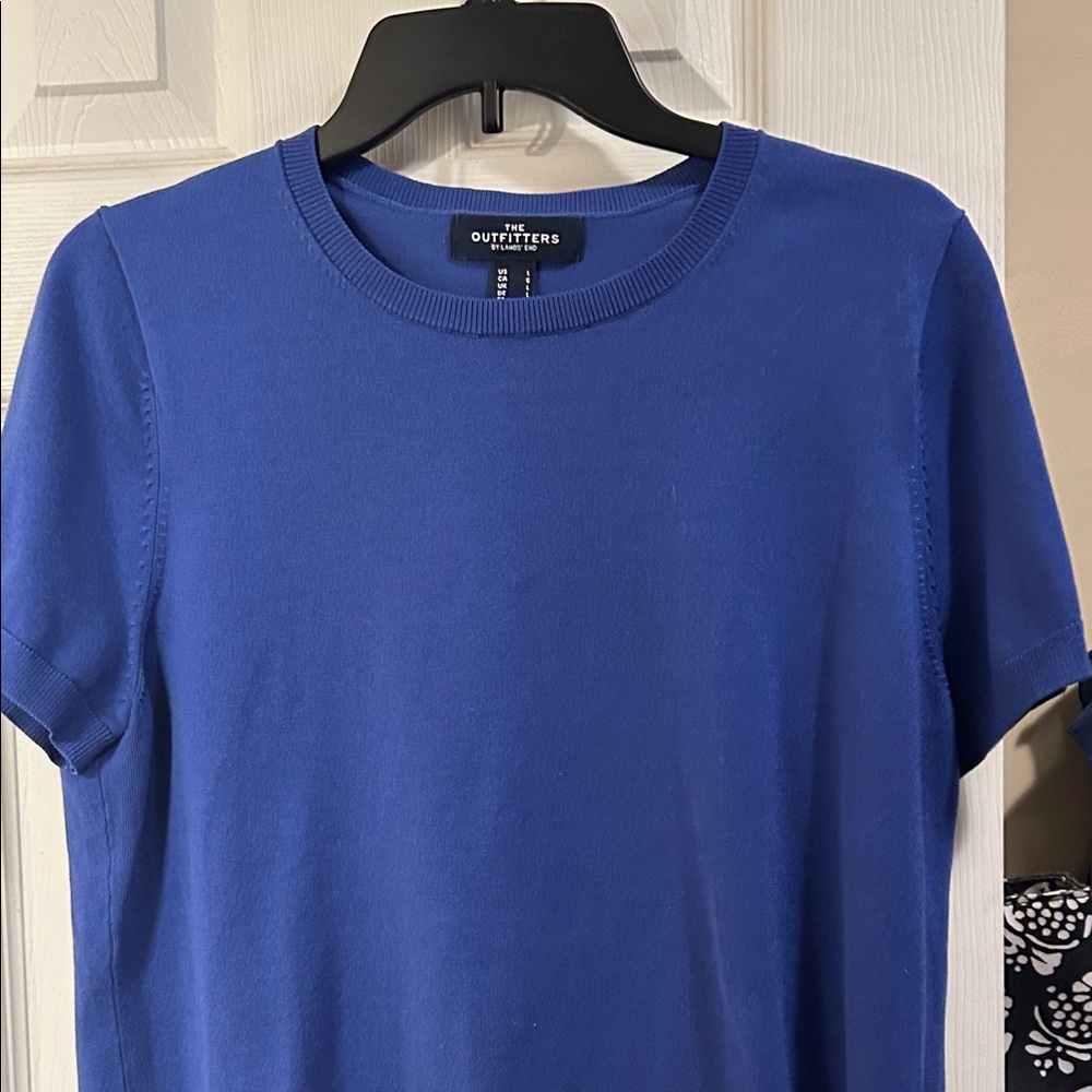 Women’s short sleeve sweater top